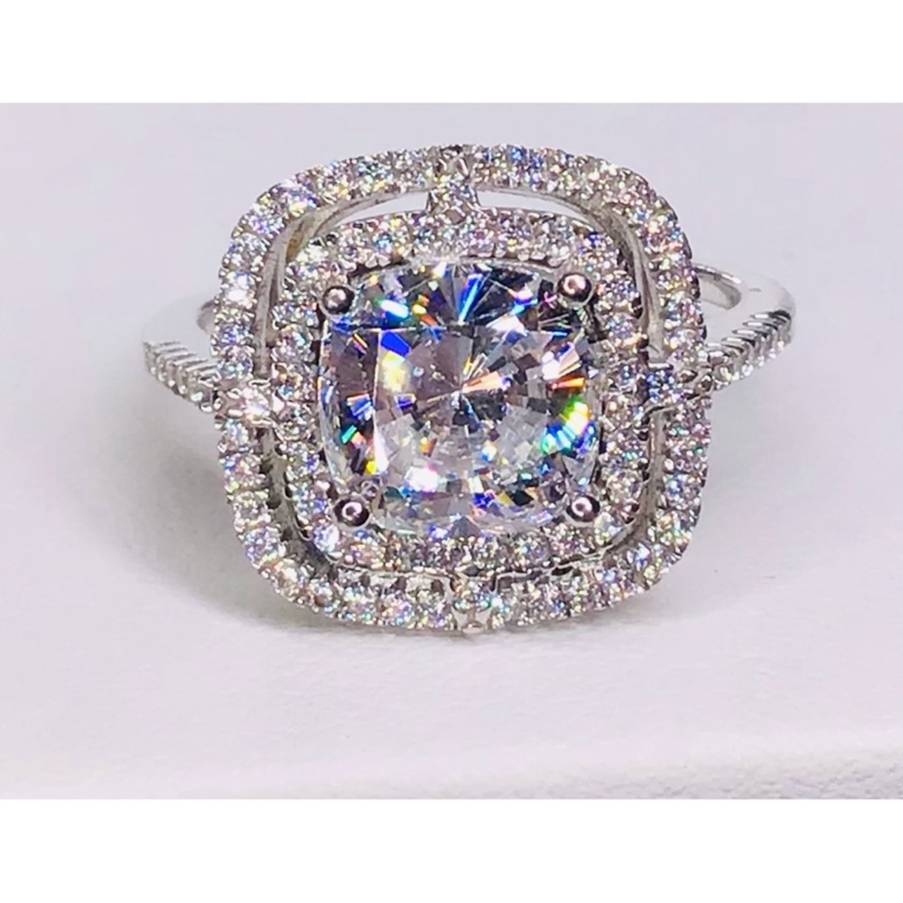 Stunning Simulated Diamond Ring - image 8